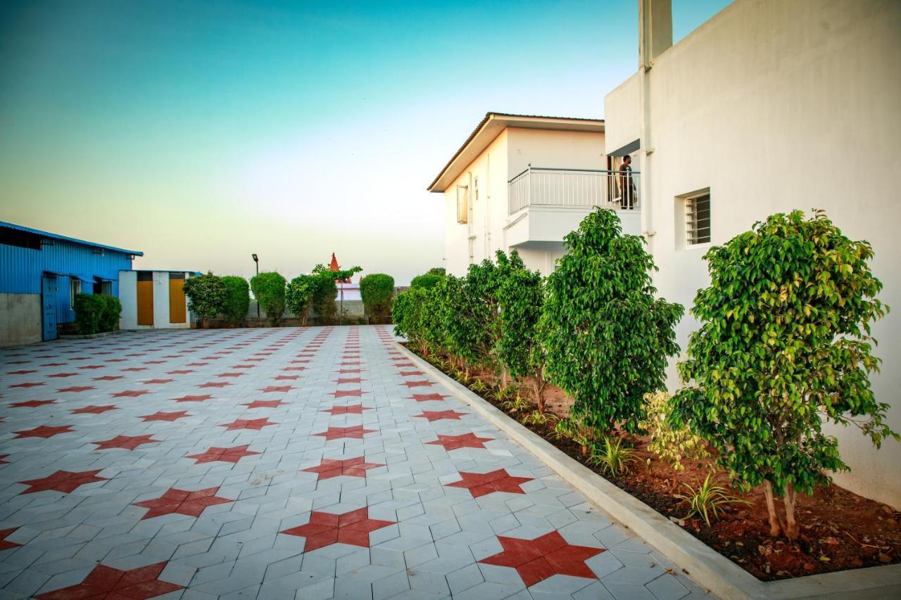 Thai Beach Resort Tiruchchendūr Dış mekan fotoğraf